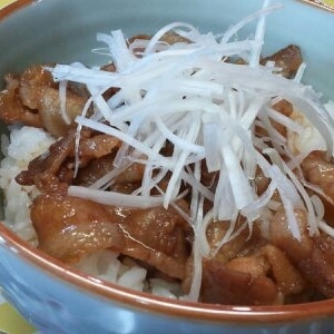 豚こま肉で☆簡単豚丼